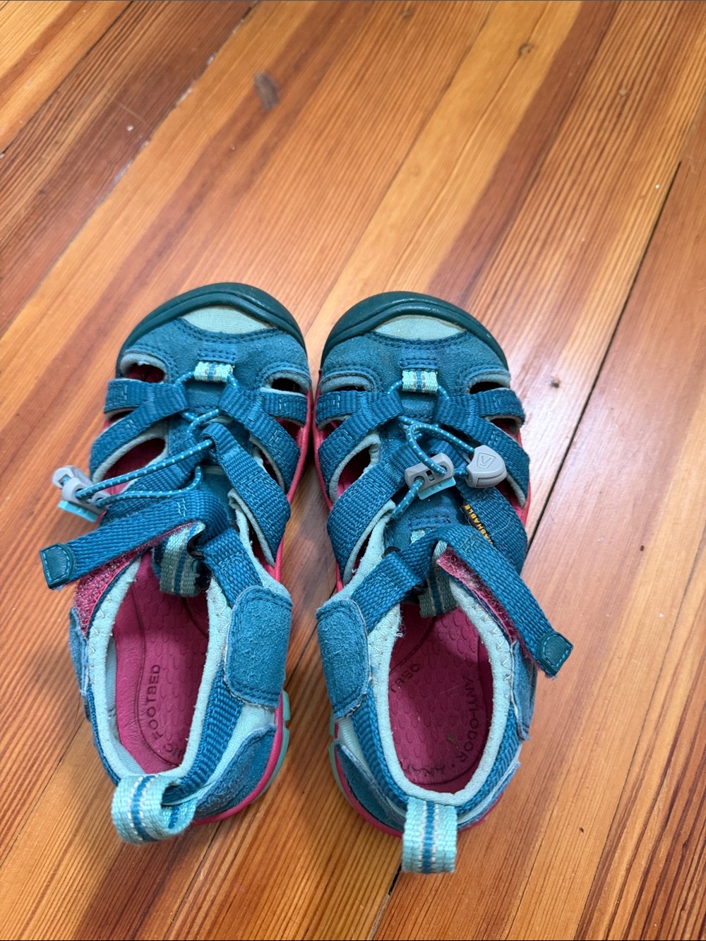 Kids Keens size 11